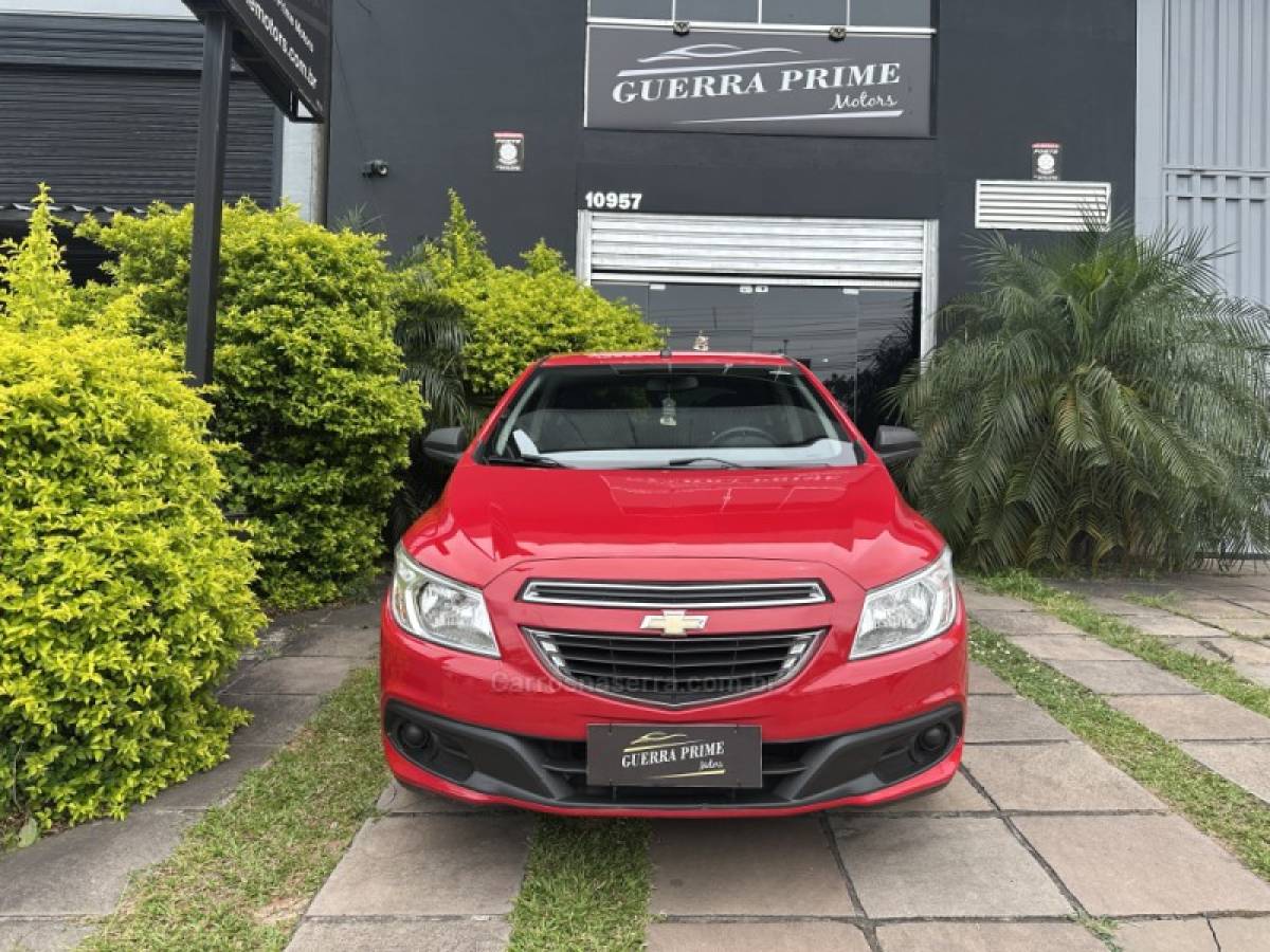 CHEVROLET - ONIX - 2015/2015 - Vermelha - R$ 43.800,00