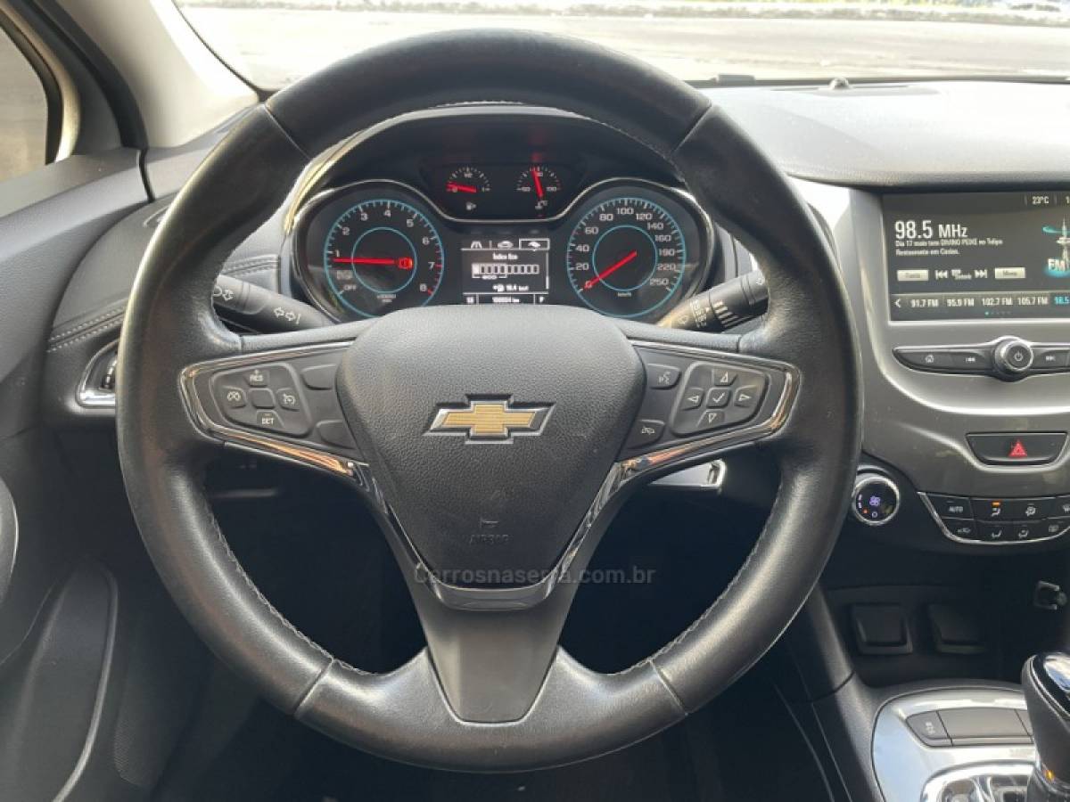 CHEVROLET - CRUZE - 2017/2017 - Preta - R$ 82.900,00