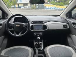 CHEVROLET - ONIX - 2015/2015 - Vermelha - R$ 43.800,00