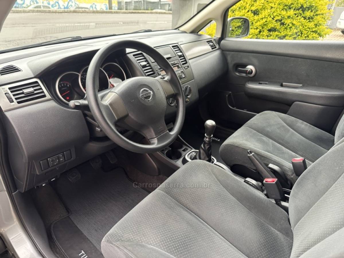 NISSAN - TIIDA - 2011/2011 - Prata - R$ 34.800,00