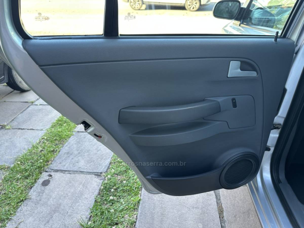 VOLKSWAGEN - SPACEFOX - 2010/2010 - Prata - R$ 36.900,00