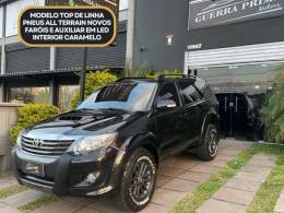 TOYOTA - HILUX SW4 - 2013/2013 - Preta - R$ 146.900,00