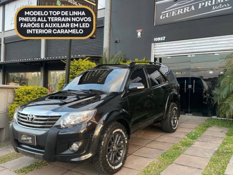 TOYOTA - HILUX SW4 - 2013/2013 - Preta - R$ 146.900,00