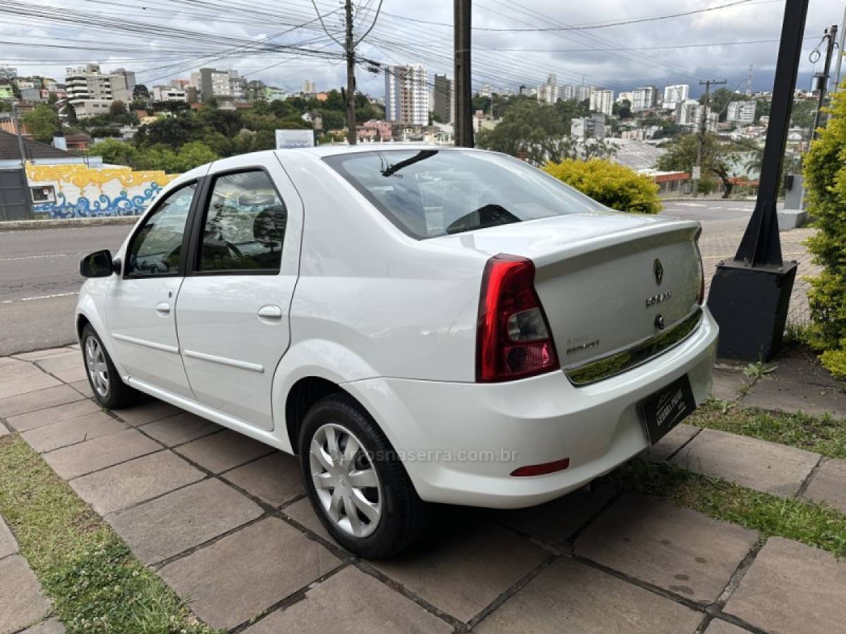 RENAULT - LOGAN - 2013/2013 - Branca - R$ 29.900,00