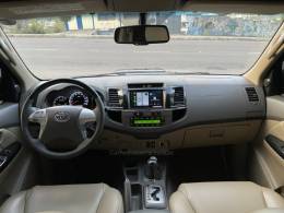 TOYOTA - HILUX SW4 - 2013/2013 - Preta - R$ 146.900,00