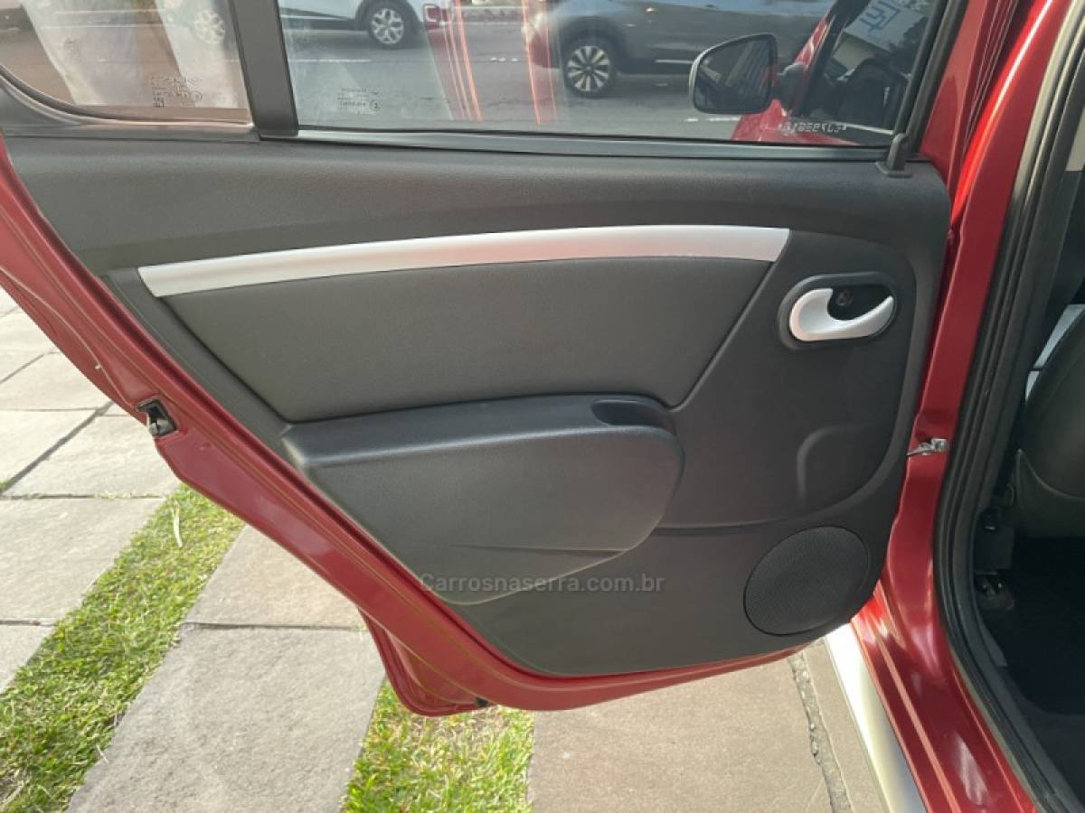 RENAULT - SANDERO - 2011/2011 - Vermelha - R$ 37.900,00