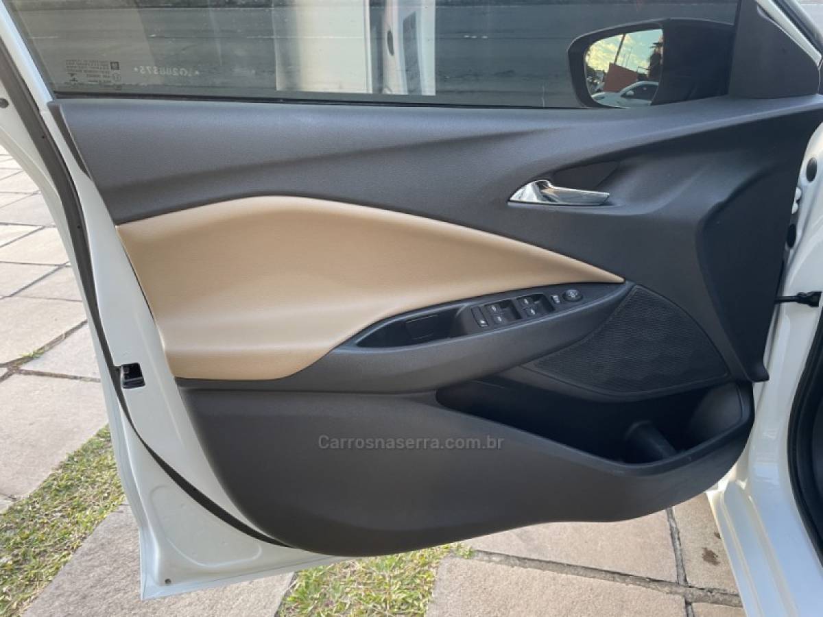CHEVROLET - ONIX - 2020/2020 - Branca - R$ 78.800,00