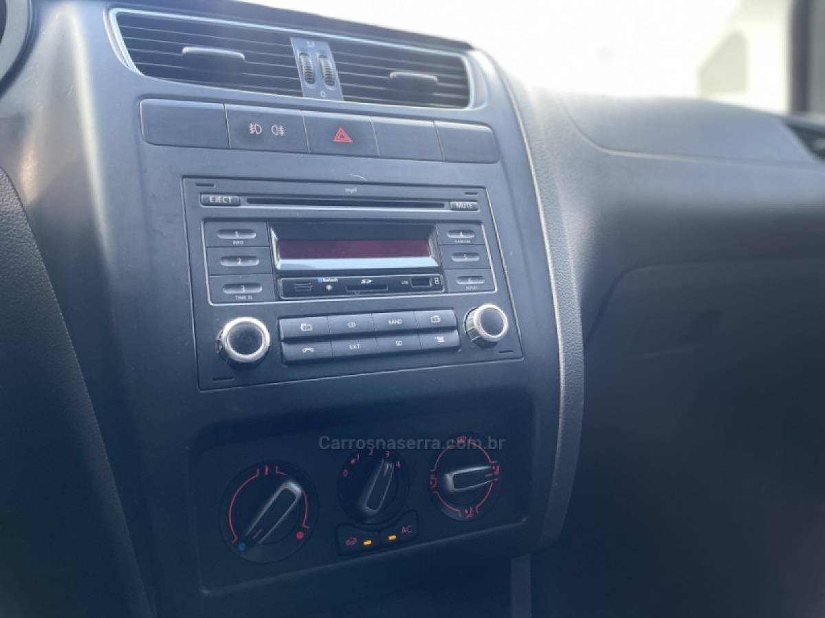 VOLKSWAGEN - SPACE CROSS - 2012/2012 - Prata - R$ 40.900,00