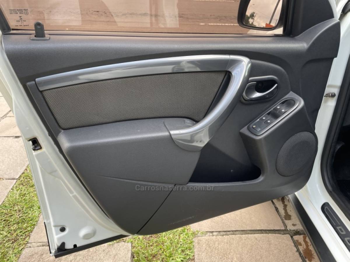 RENAULT - DUSTER - 2014/2014 - Branca - R$ 58.900,00