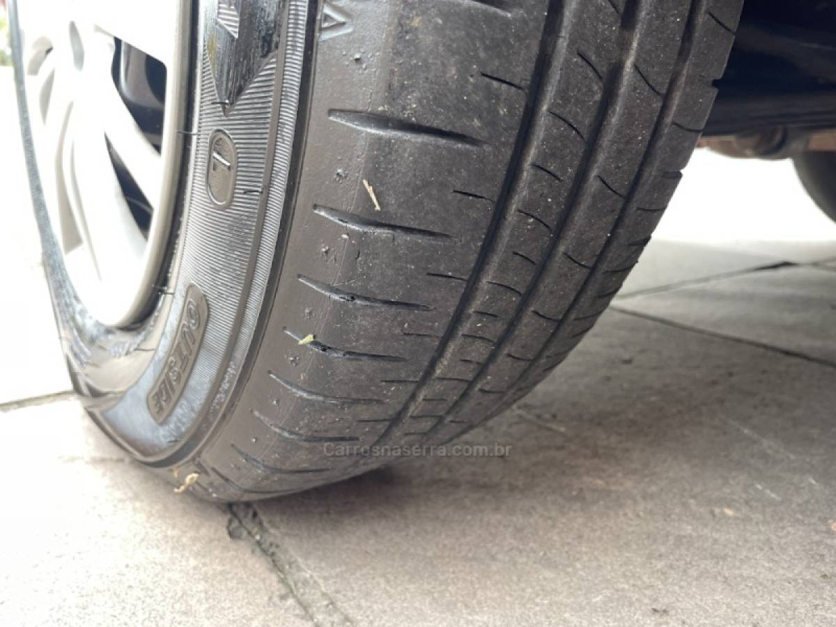 FIAT - PALIO - 2016/2016 - Vermelha - R$ 41.800,00