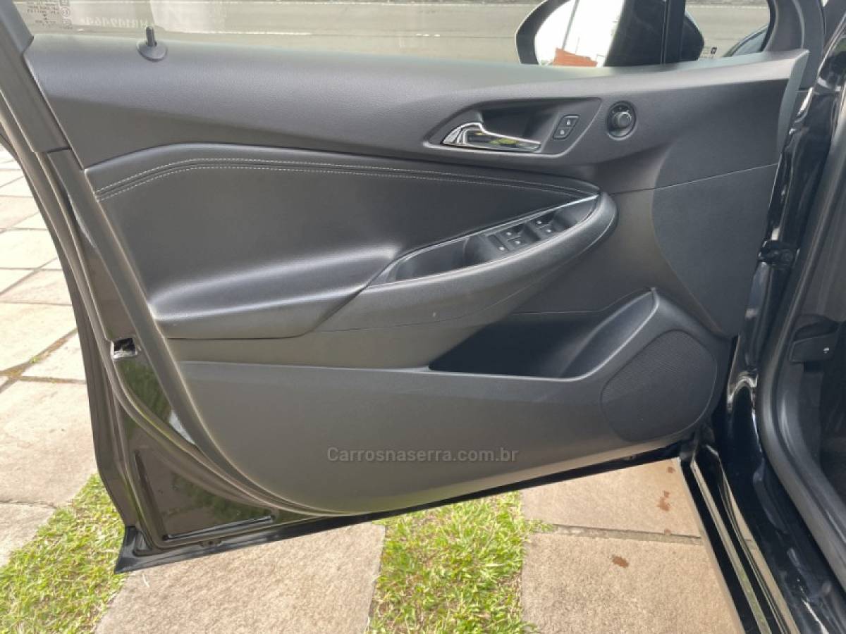 CHEVROLET - CRUZE - 2017/2017 - Preta - R$ 82.900,00