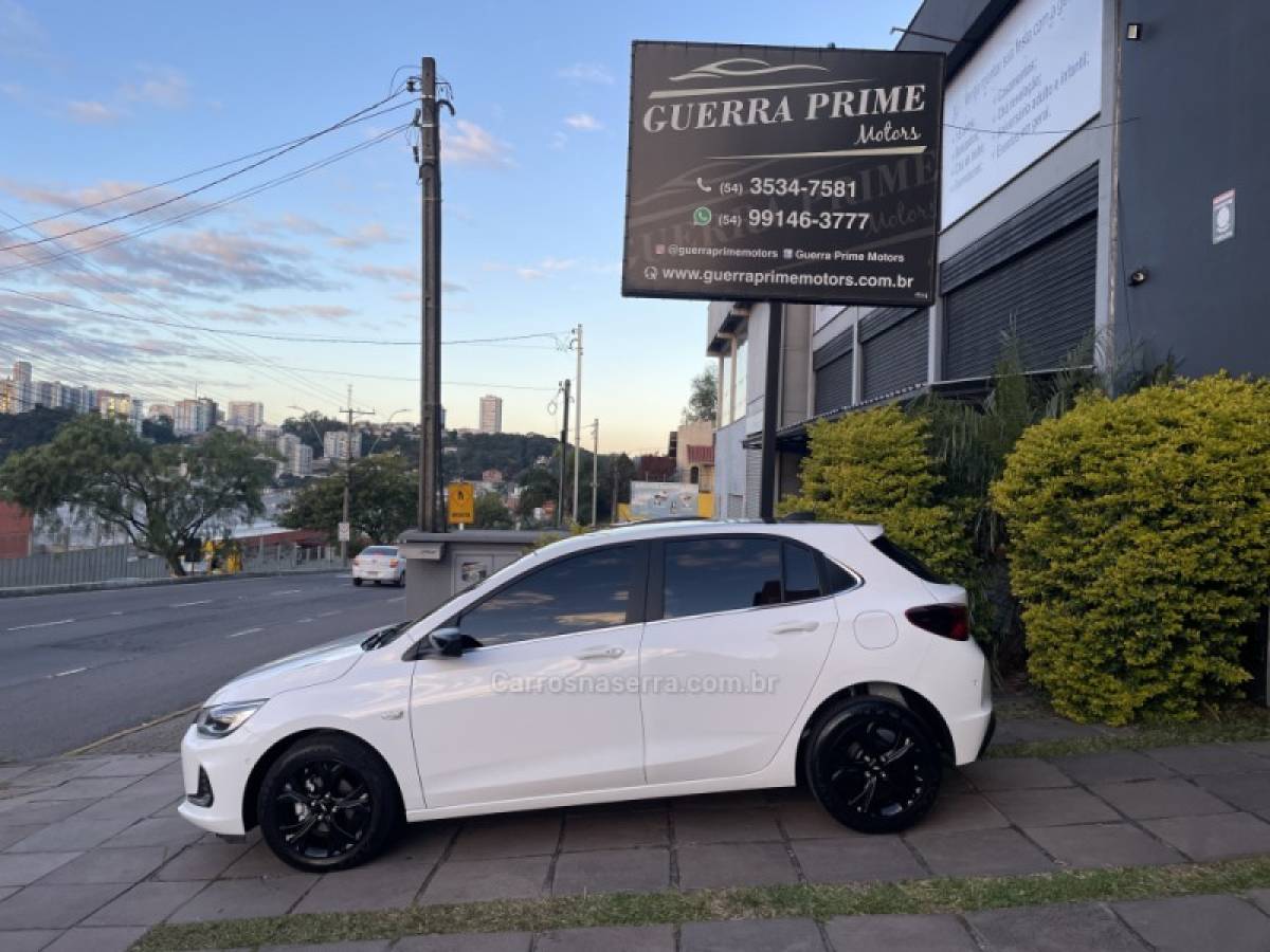 CHEVROLET - ONIX - 2020/2020 - Branca - R$ 78.800,00