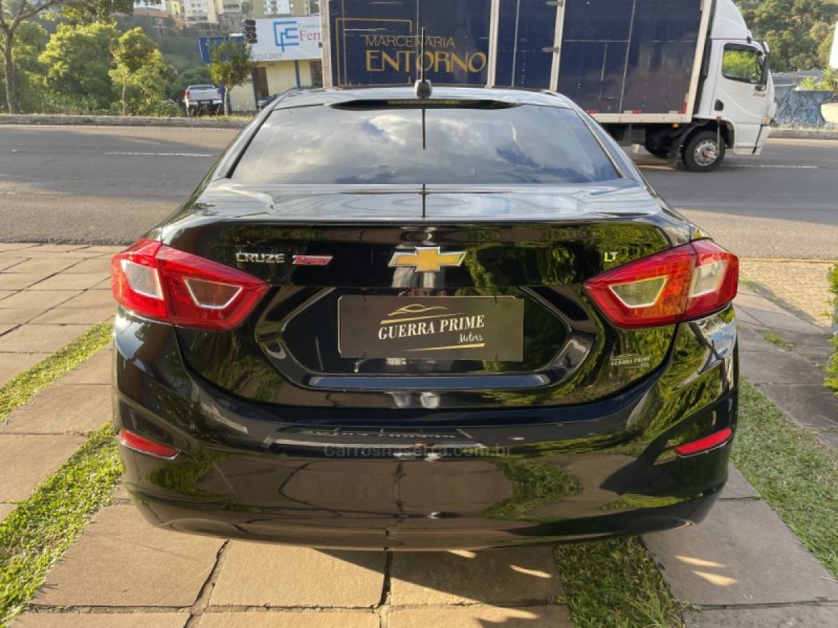 CHEVROLET - CRUZE - 2017/2017 - Preta - R$ 82.900,00
