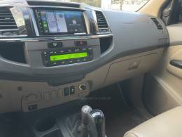 TOYOTA - HILUX SW4 - 2013/2013 - Preta - R$ 146.900,00