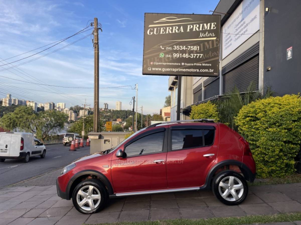 RENAULT - SANDERO - 2011/2011 - Vermelha - R$ 37.900,00