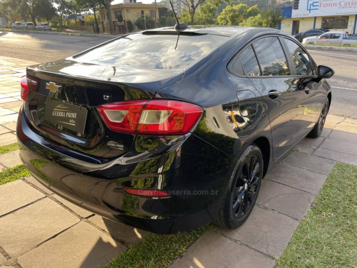 CHEVROLET - CRUZE - 2017/2017 - Preta - R$ 82.900,00