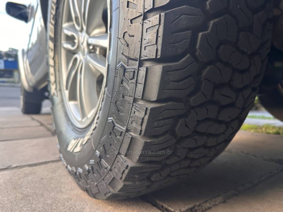 MITSUBISHI - L200 TRITON - 2015/2015 - Prata - R$ 122.900,00