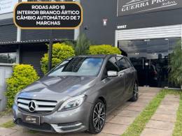 MERCEDES-BENZ - B 200 - 2014/2014 - Cinza - R$ 74.900,00