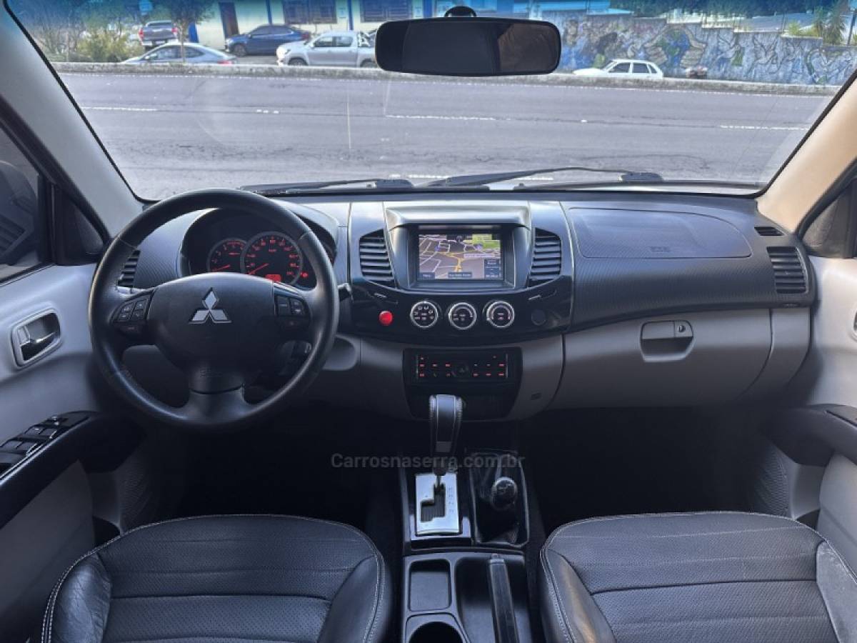 MITSUBISHI - L200 TRITON - 2015/2015 - Prata - R$ 122.900,00