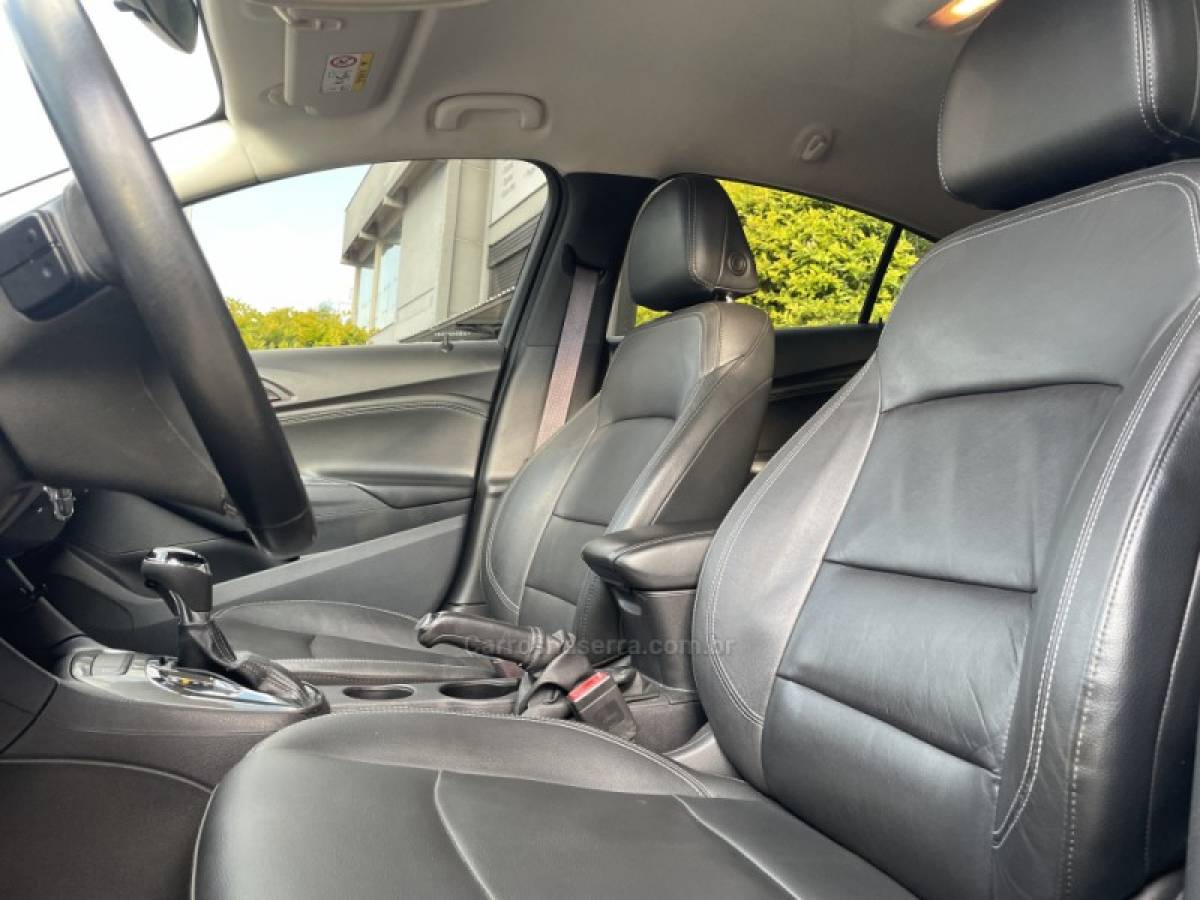 CHEVROLET - CRUZE - 2017/2017 - Preta - R$ 82.900,00