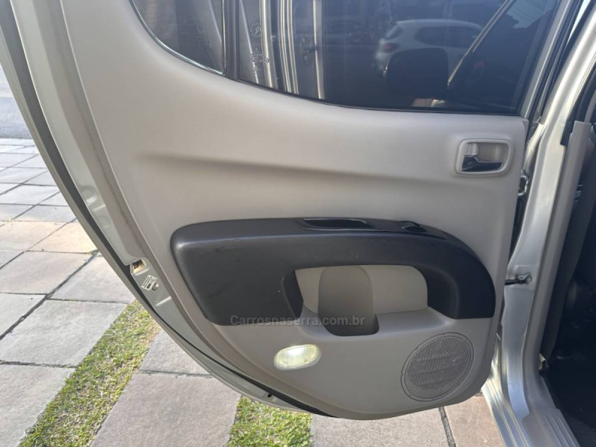 MITSUBISHI - L200 TRITON - 2015/2015 - Prata - R$ 122.900,00