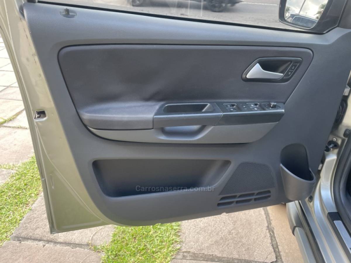 VOLKSWAGEN - SPACE CROSS - 2012/2012 - Prata - R$ 40.900,00