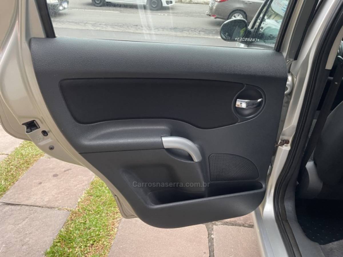 CITROËN - C3 - 2012/2012 - Prata - R$ 30.900,00