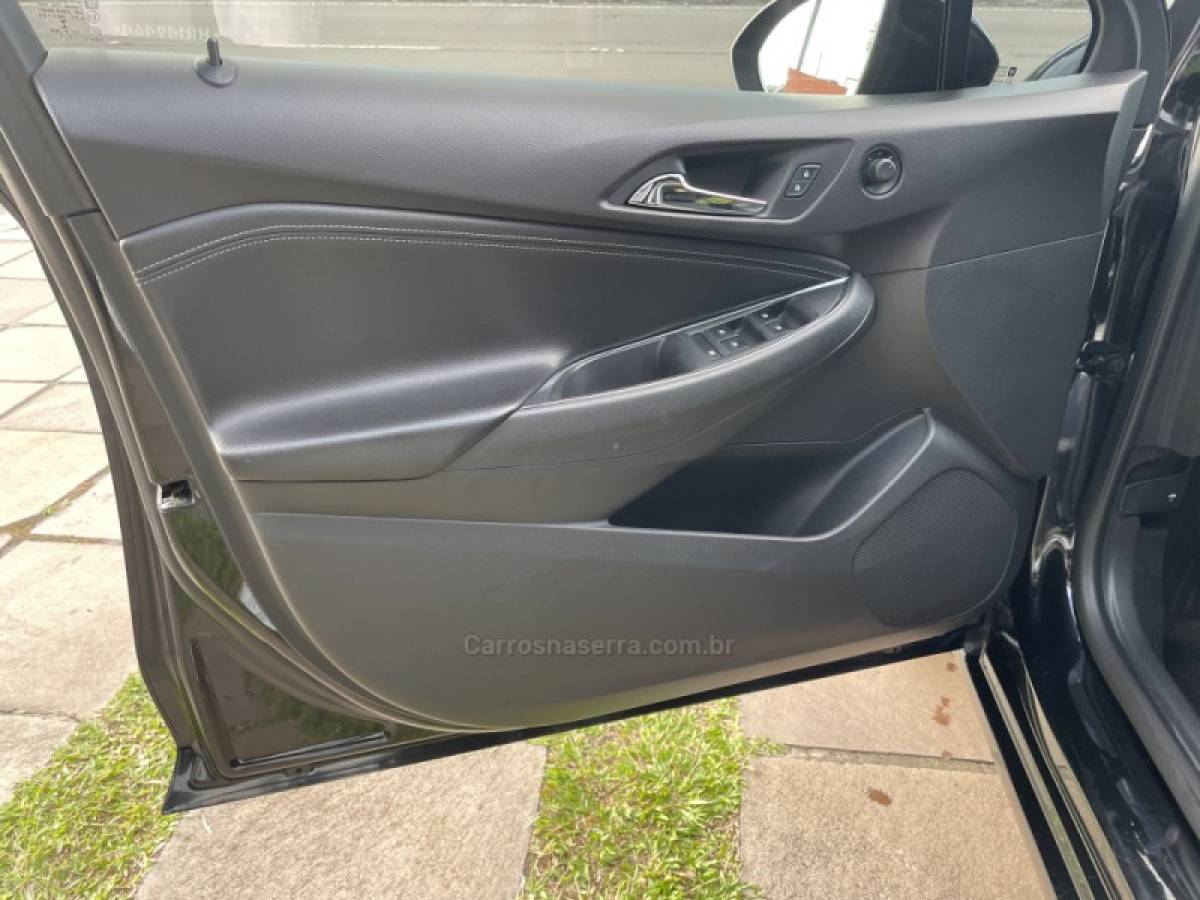 CHEVROLET - CRUZE - 2017/2017 - Preta - R$ 80.900,00