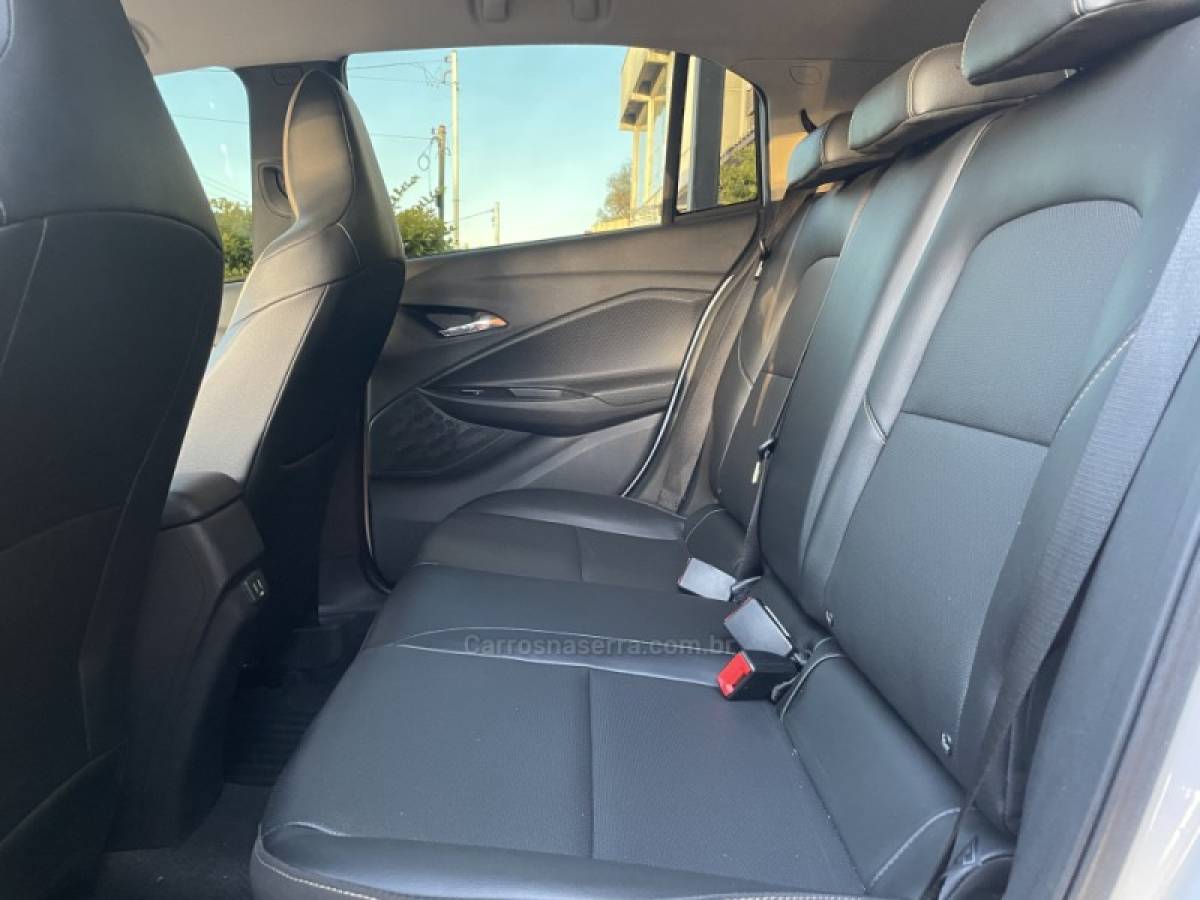 CHEVROLET - ONIX - 2020/2020 - Branca - R$ 78.800,00