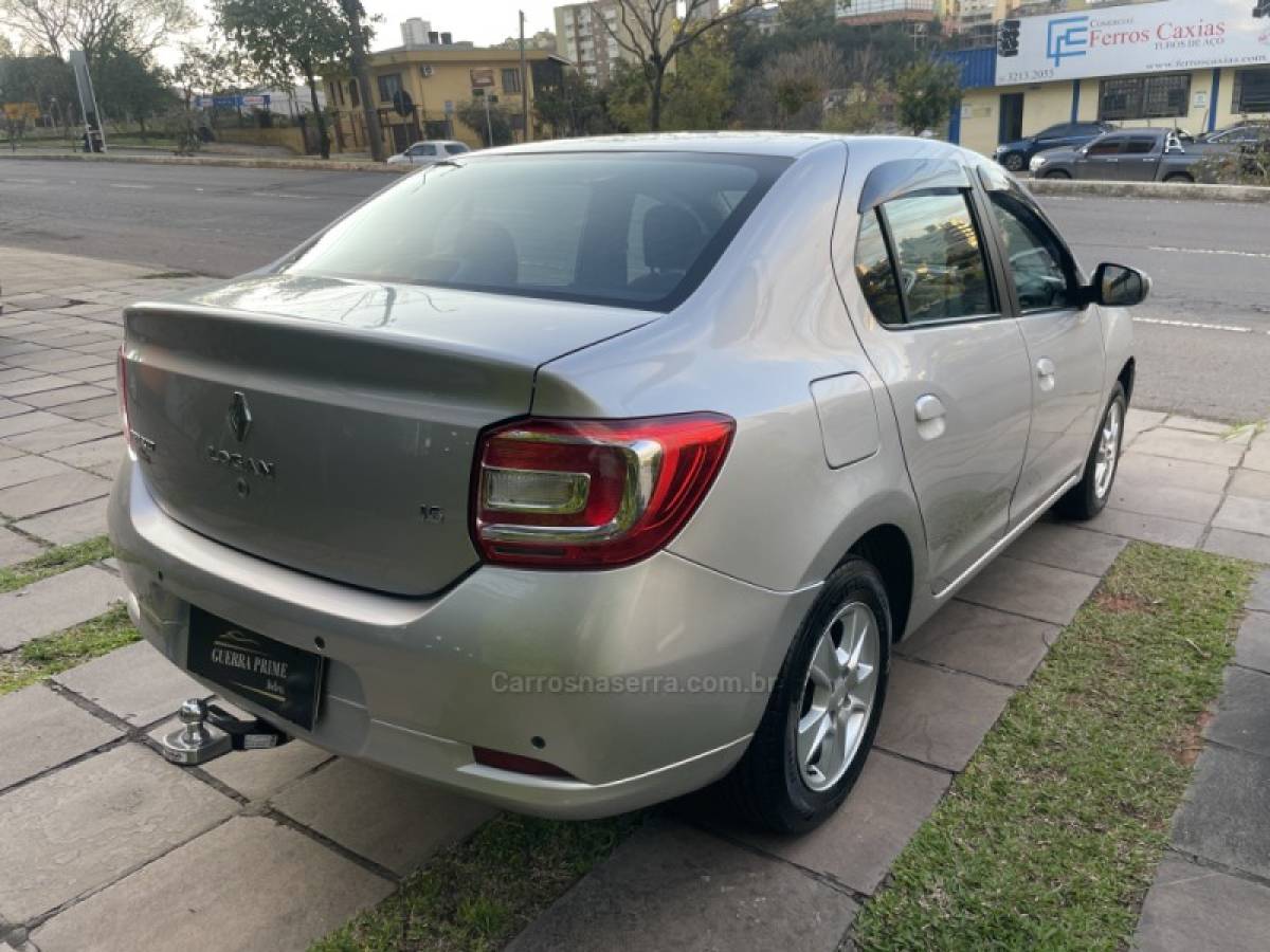 RENAULT - LOGAN - 2015/2015 - Prata - R$ 44.900,00