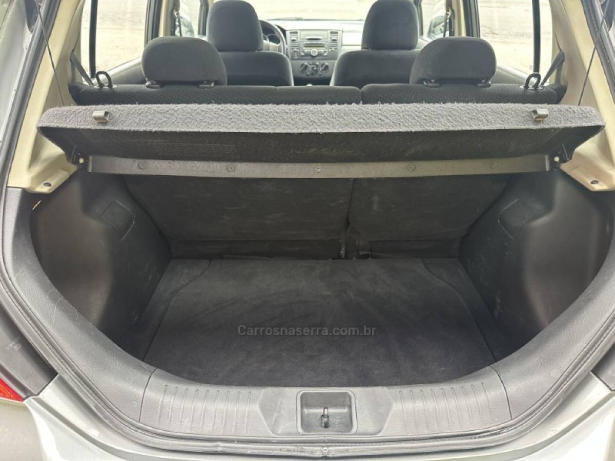 NISSAN - TIIDA - 2011/2011 - Prata - R$ 34.800,00