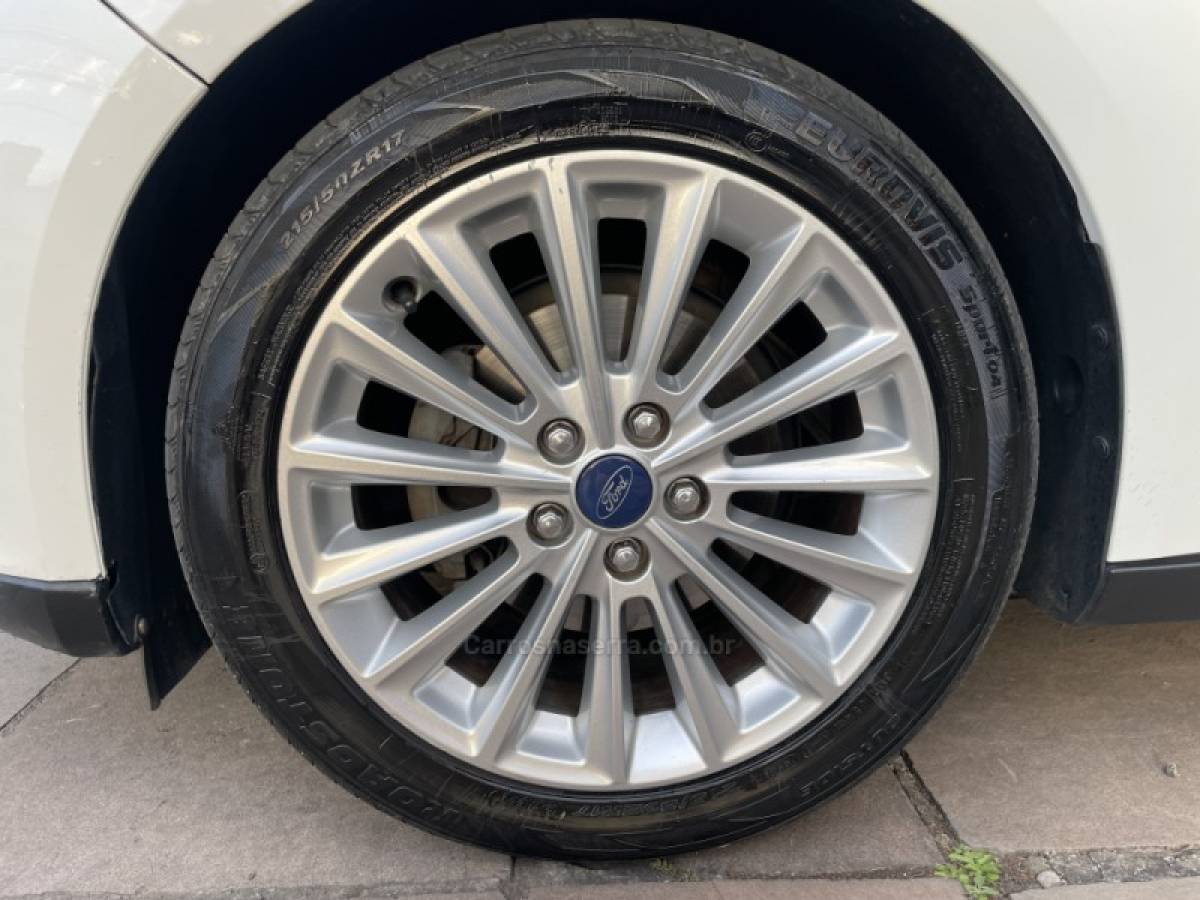 FORD - FOCUS - 2016/2016 - Branca - R$ 67.900,00