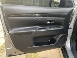 MITSUBISHI - OUTLANDER - 2016/2016 - Prata - R$ 88.800,00