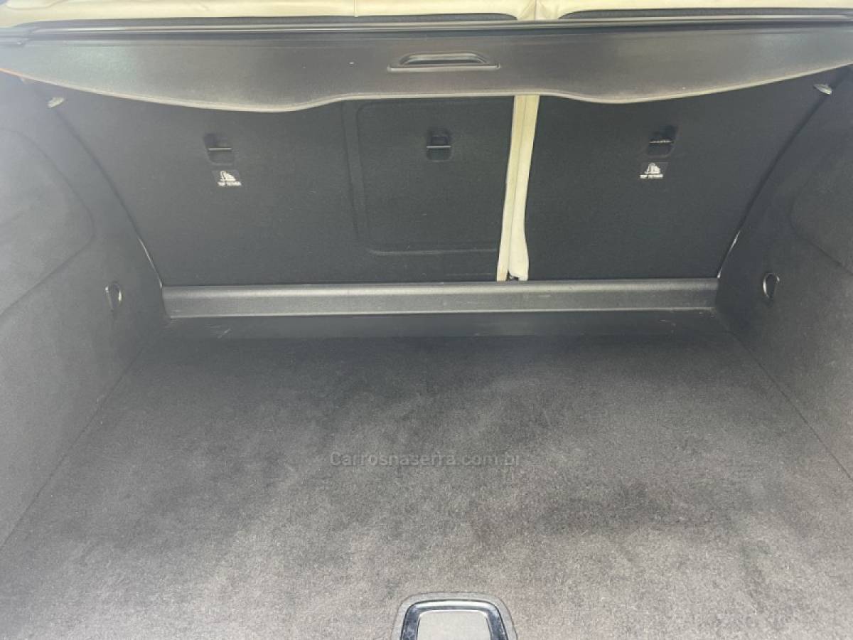 MERCEDES-BENZ - B 200 - 2014/2014 - Cinza - R$ 74.900,00