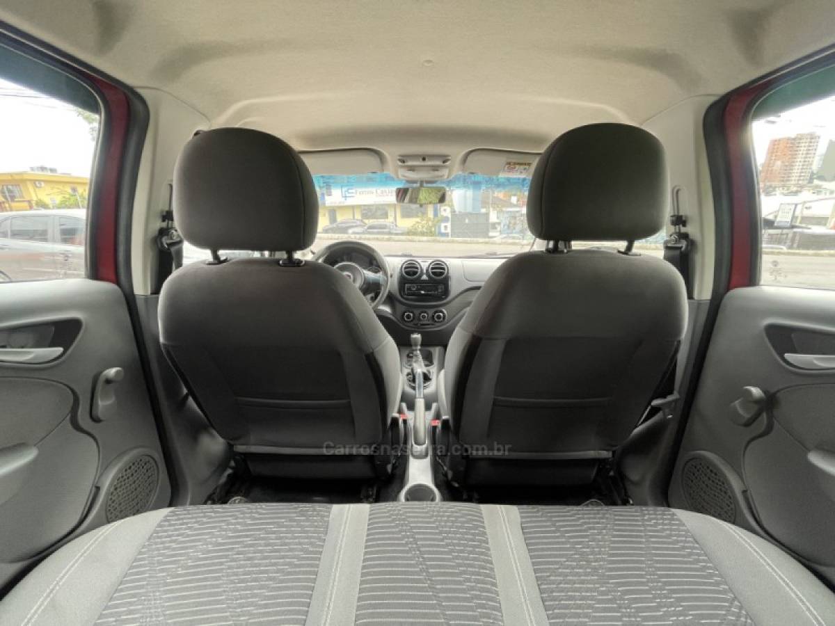 FIAT - PALIO - 2016/2016 - Vermelha - R$ 41.800,00