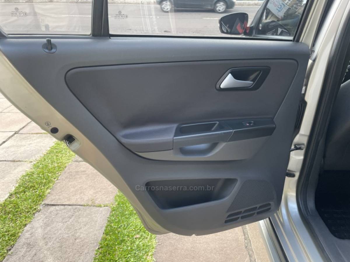 VOLKSWAGEN - SPACE CROSS - 2012/2012 - Prata - R$ 40.900,00