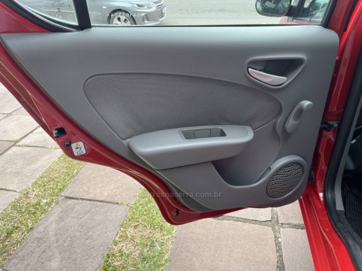 FIAT - PALIO - 2016/2016 - Vermelha - R$ 41.800,00