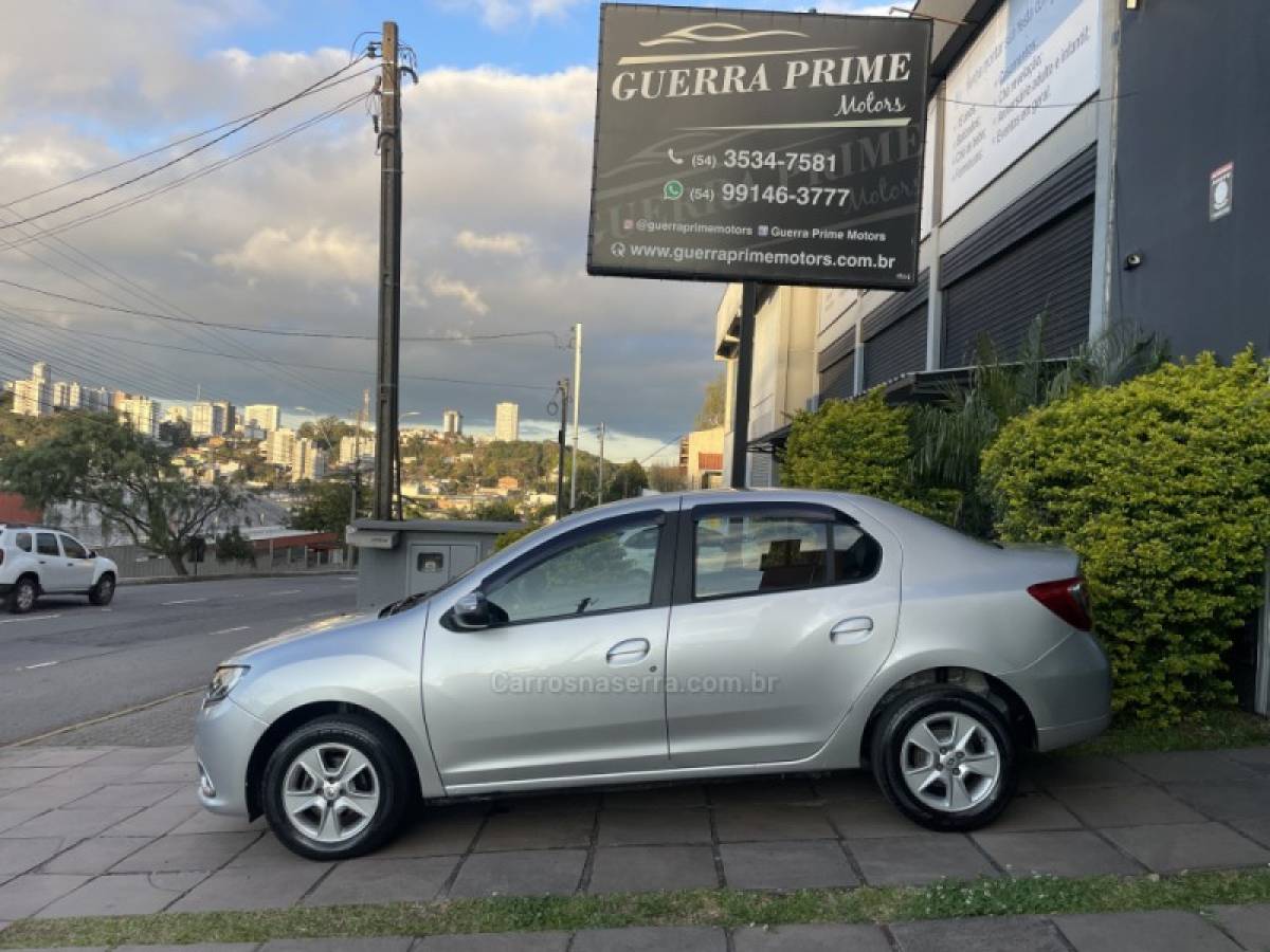 RENAULT - LOGAN - 2015/2015 - Prata - R$ 44.900,00