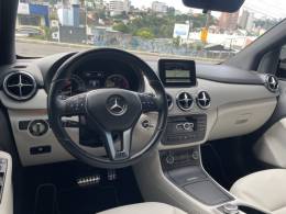 MERCEDES-BENZ - B 200 - 2014/2014 - Cinza - R$ 74.900,00