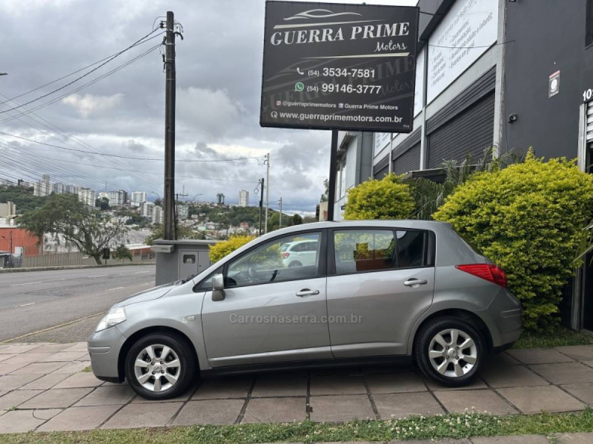 NISSAN - TIIDA - 2011/2011 - Prata - R$ 34.800,00