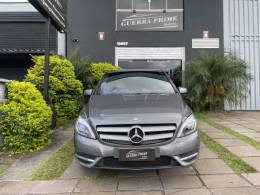 MERCEDES-BENZ - B 200 - 2014/2014 - Cinza - R$ 74.900,00