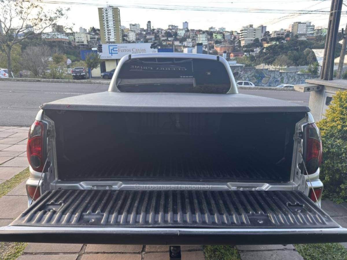 MITSUBISHI - L200 TRITON - 2015/2015 - Prata - R$ 122.900,00