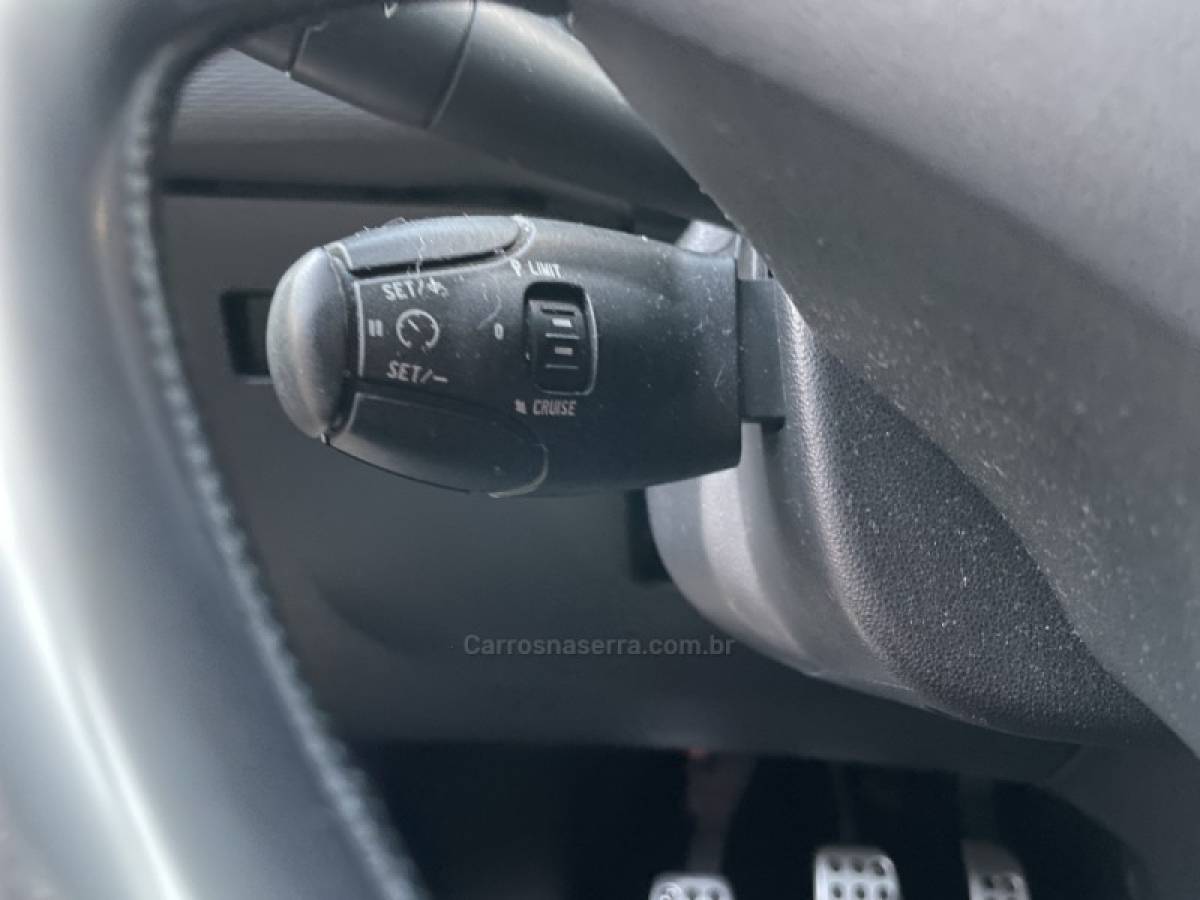 CITROËN - C3 - 2013/2013 - Prata - R$ 38.800,00