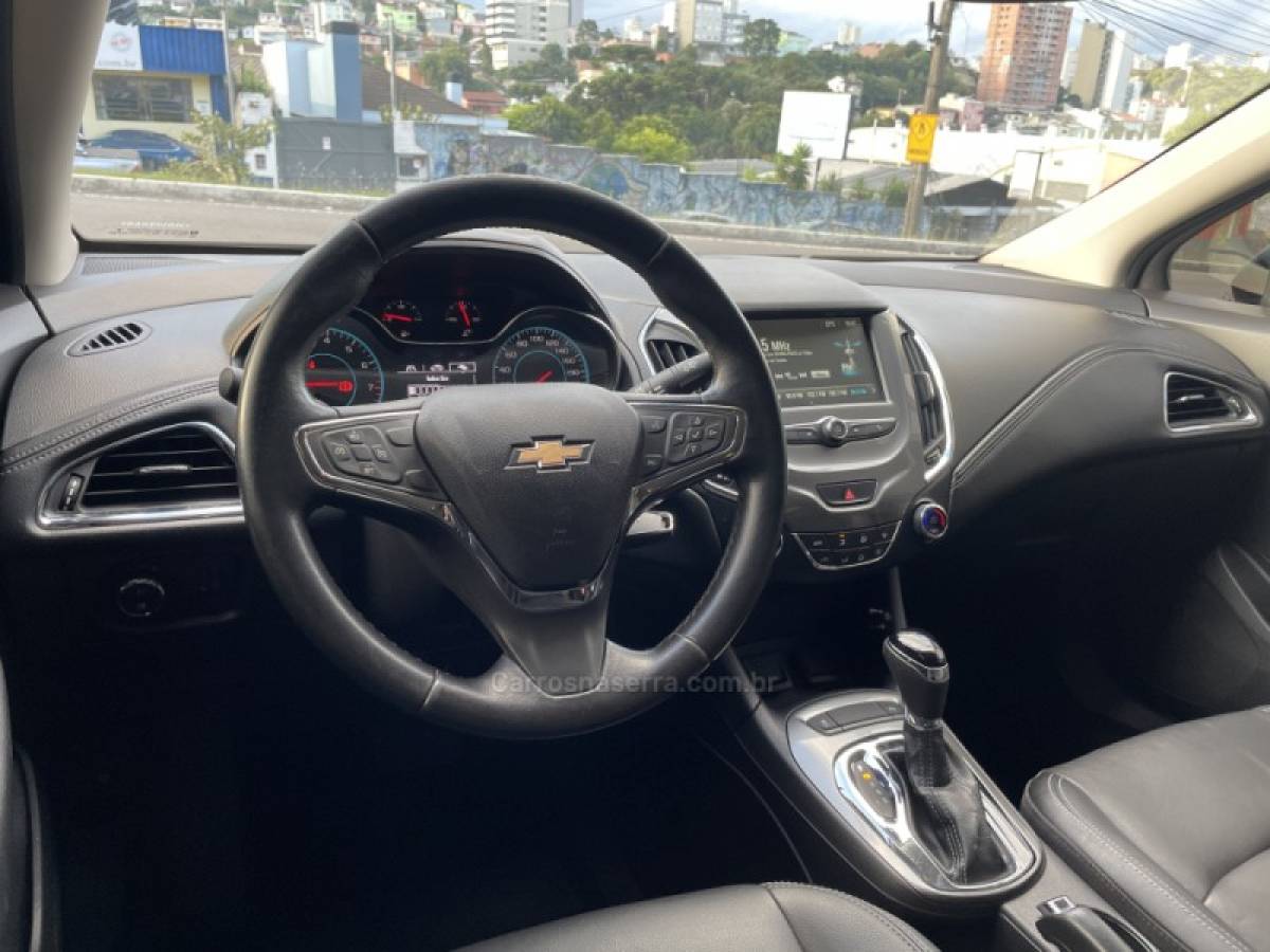 CHEVROLET - CRUZE - 2017/2017 - Preta - R$ 82.900,00