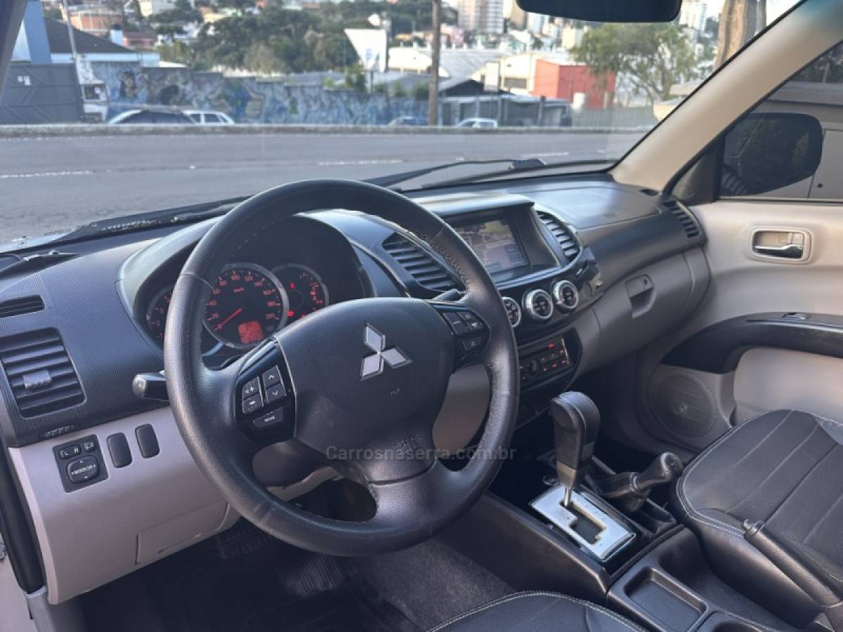 MITSUBISHI - L200 TRITON - 2015/2015 - Prata - R$ 122.900,00