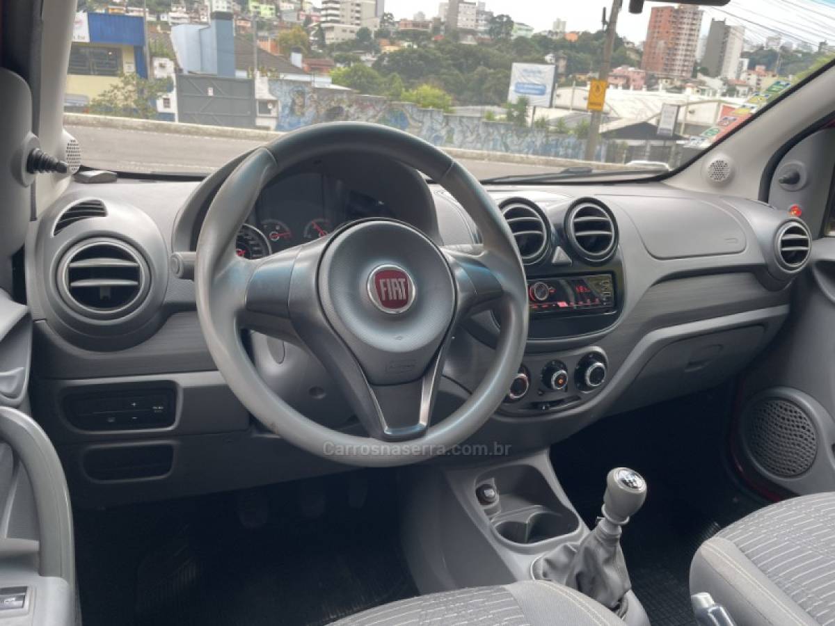 FIAT - PALIO - 2016/2016 - Vermelha - R$ 41.800,00