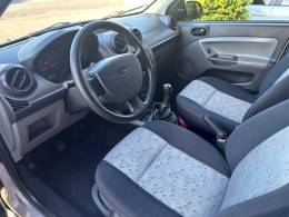 FORD - FIESTA - 2010/2010 - Prata - R$ 27.800,00