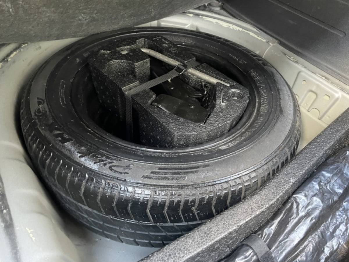 VOLKSWAGEN - SPACE CROSS - 2012/2012 - Prata - R$ 40.900,00