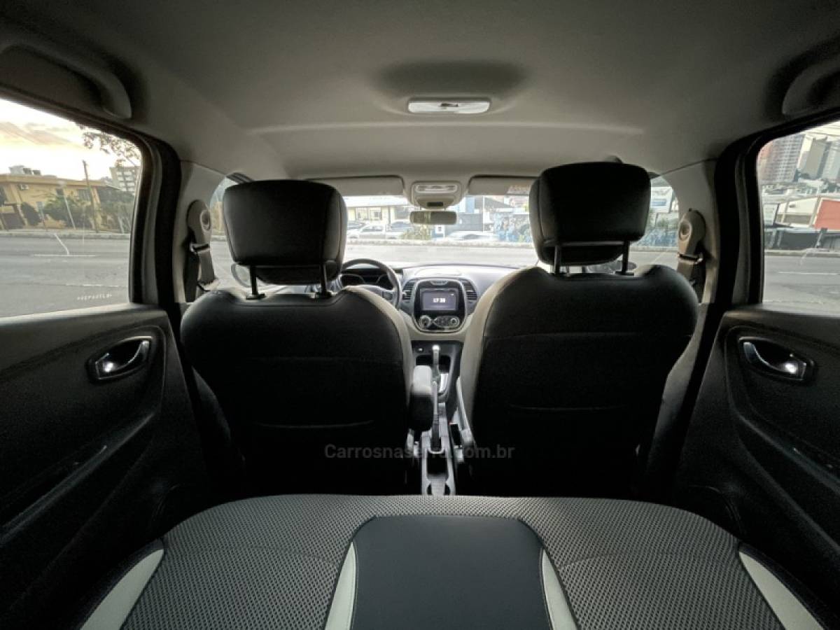 RENAULT - CAPTUR - 2019/2019 - Prata - R$ 78.800,00