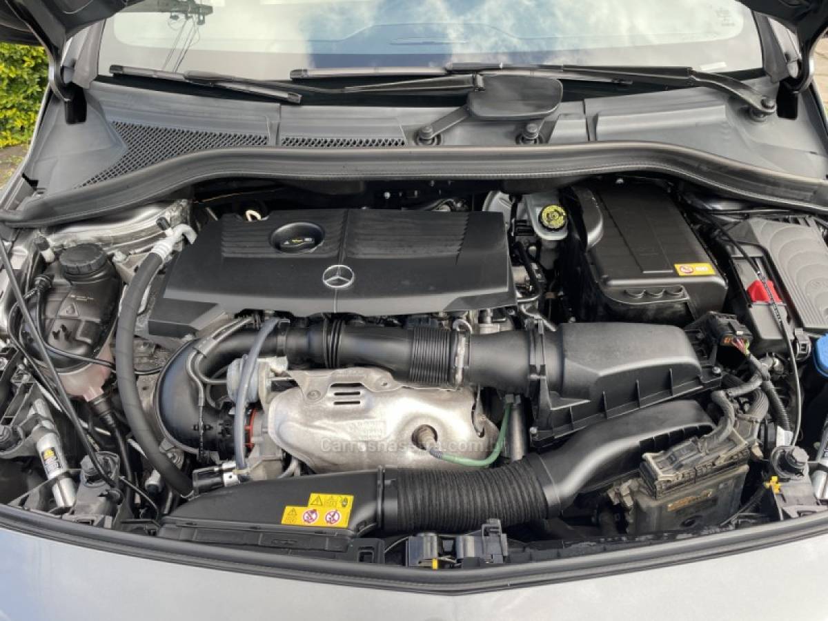 MERCEDES-BENZ - B 200 - 2014/2014 - Cinza - R$ 74.900,00
